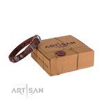 Schmales Leder-Halsband mit Baroque Stil mit gravierten Nieten_5