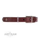 Einzigartiges Nieten-Halsband aus braunem Leder mit Schädel und Blumen Design_4