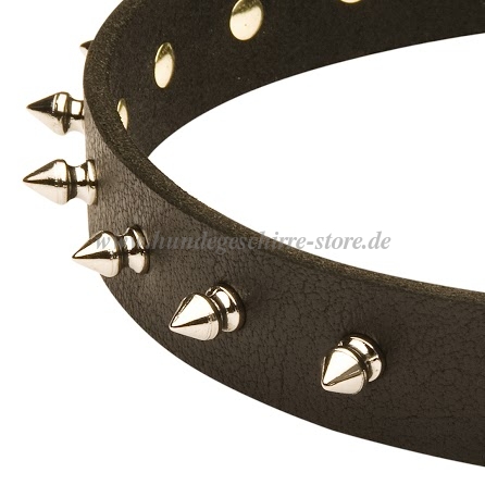 Luxus Hunde Lederhalsband mit Spikes fuer Laika