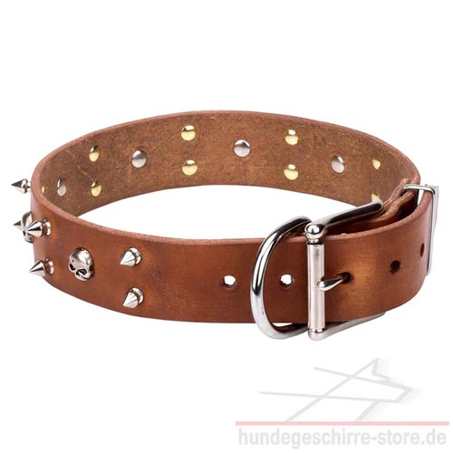 Lederhalsband mit Schädel Dekor und Spikes aus vernickeltem Stahl