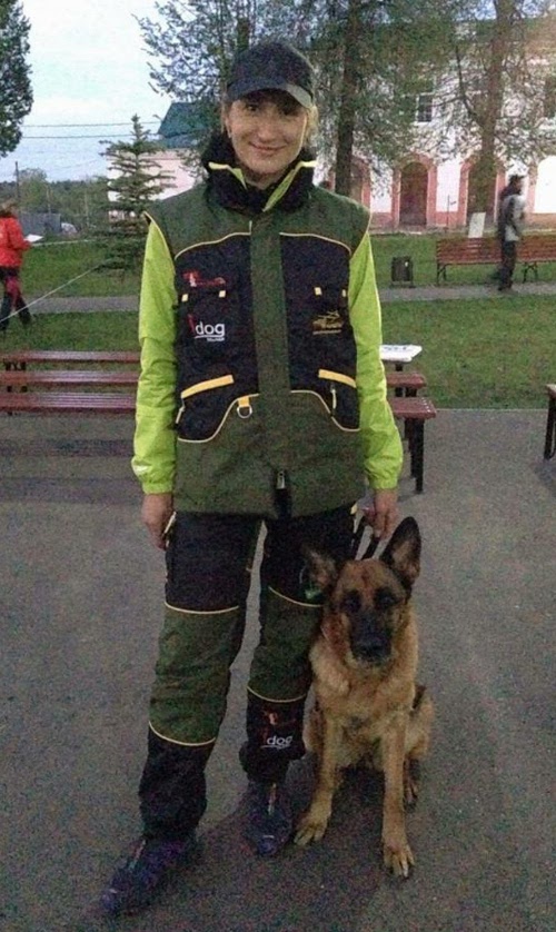Kleidung für sport und Training mit Hunden