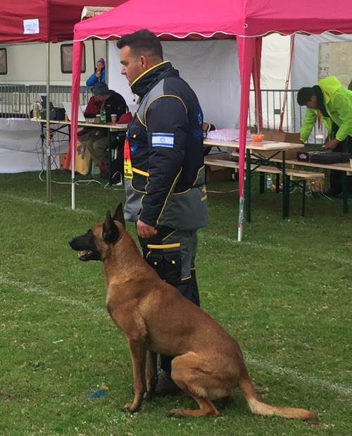 praktische Bekleidung für Training und Sport