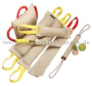 Exklusives Set aus Beißwürsten, Beißkissen und zwei Bällen Exklusives Set aus Beißwürsten, Beißkissen und zwei Bällen